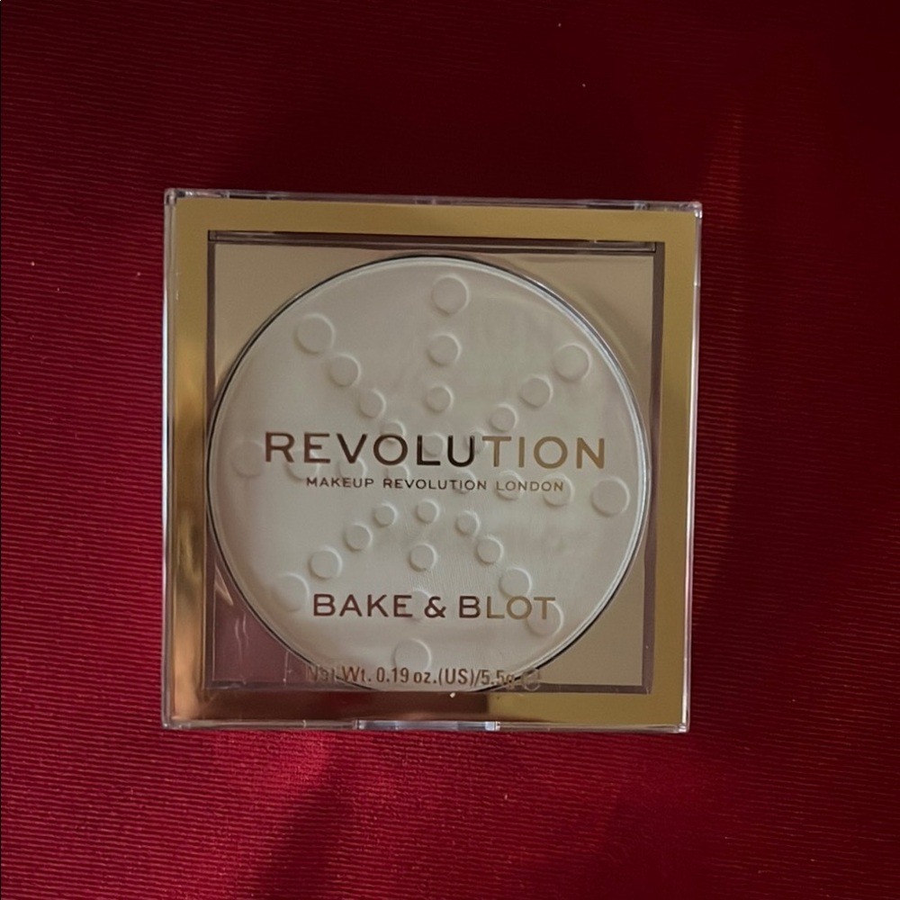 Revolution Makeup Bake & Blot Powder Set